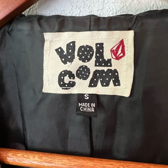 Women’s 3/4 length sleeve Volcom Jacket, Size S - Picture 5 of 6